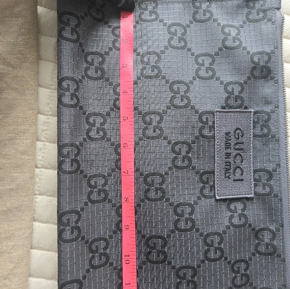 Gucci NWOT GG Monogram Ripstop Pouch Wristlet – Black Gray - Picture 8 of 15